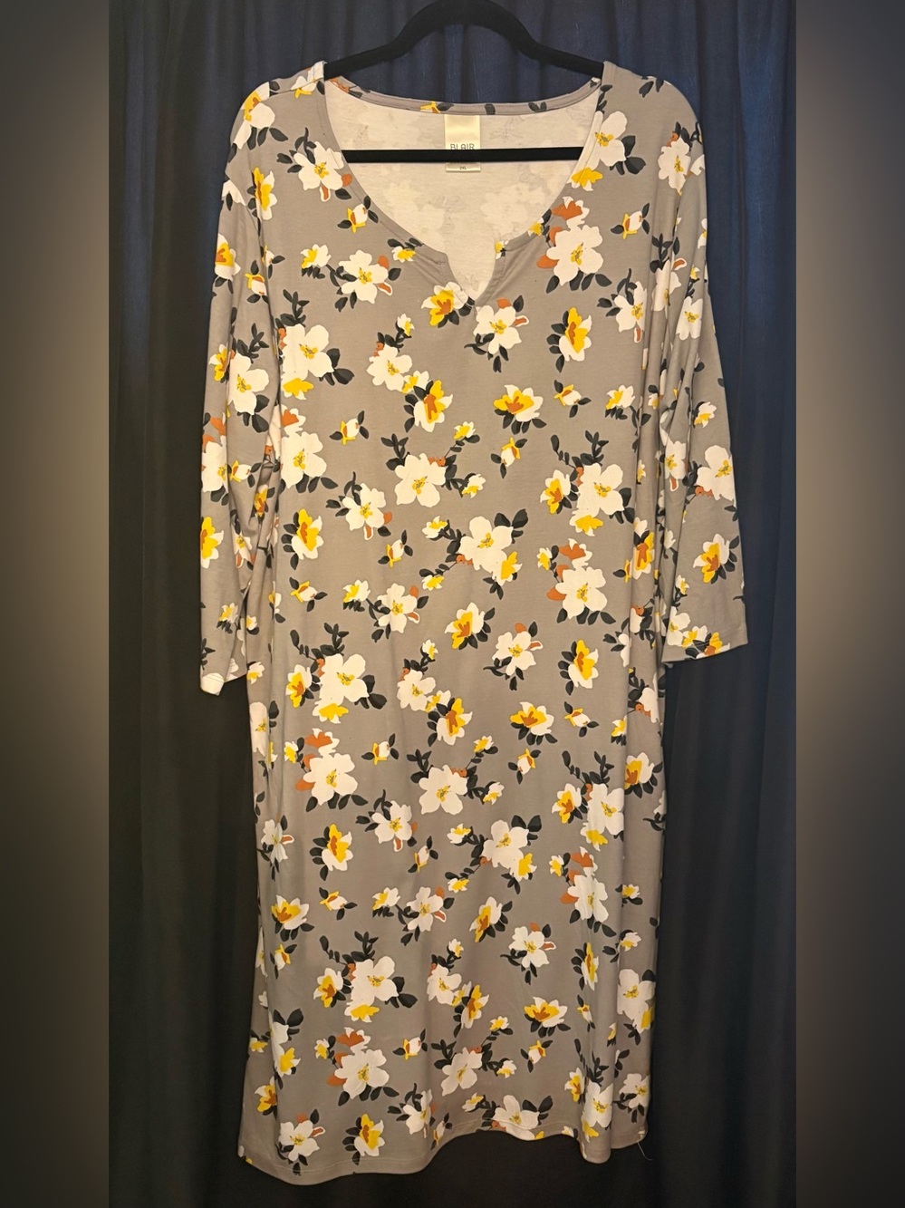Blair Gray Long-Sleeve Floral V-Neck Dress with Yellow & White Flowers